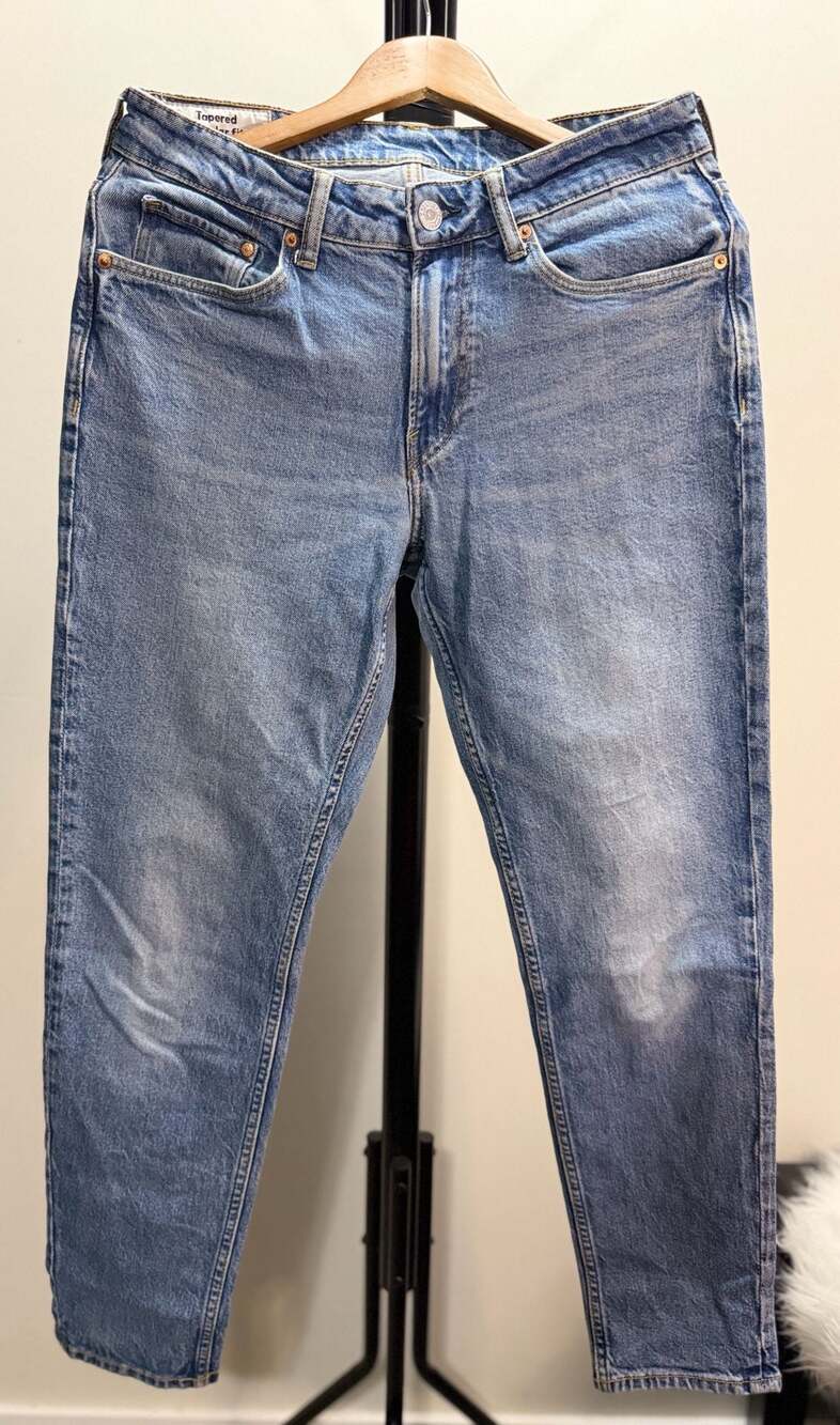 H&M Tapered Regular Fit Light Wash Blue Denim Jeans Women’s SZ 30/32